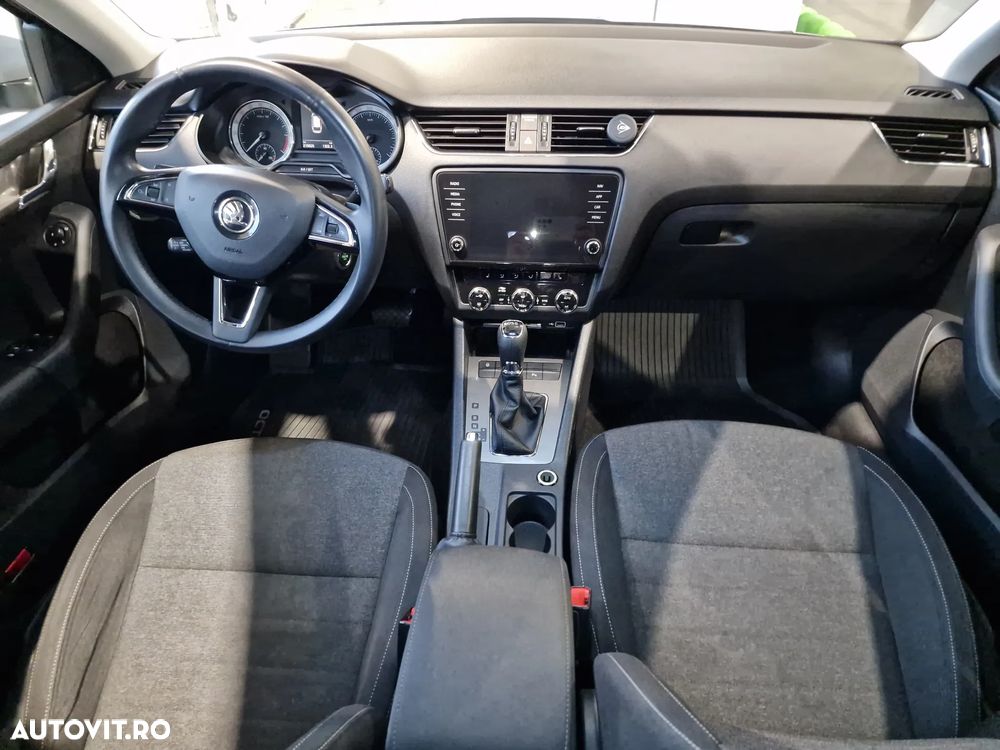 Skoda Octavia 1.6 TDI DSG Style - 19