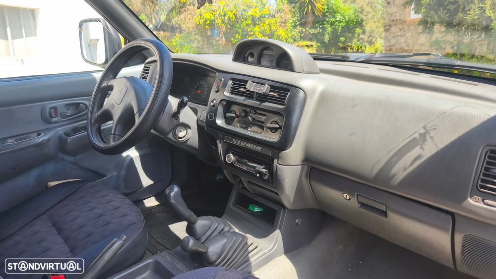 Mitsubishi L200 2.5 TD Strada CD - 11