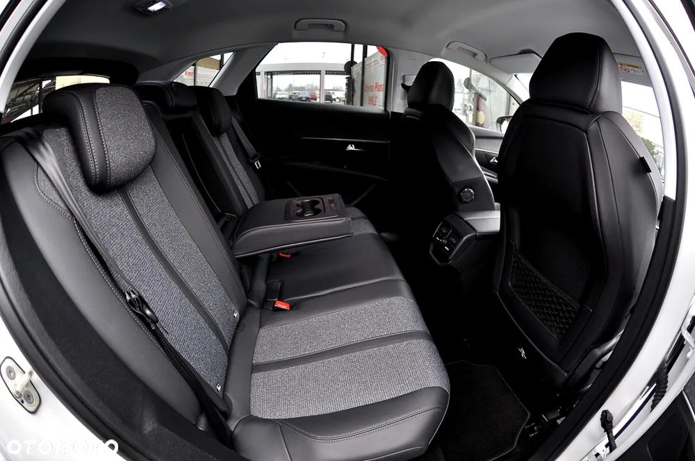 Peugeot 3008 1.2 PureTech GPF Allure S&S EAT8 - 23