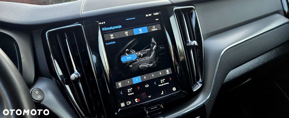 Volvo XC 60 B4 D Geartronic Momentum Pro - 23