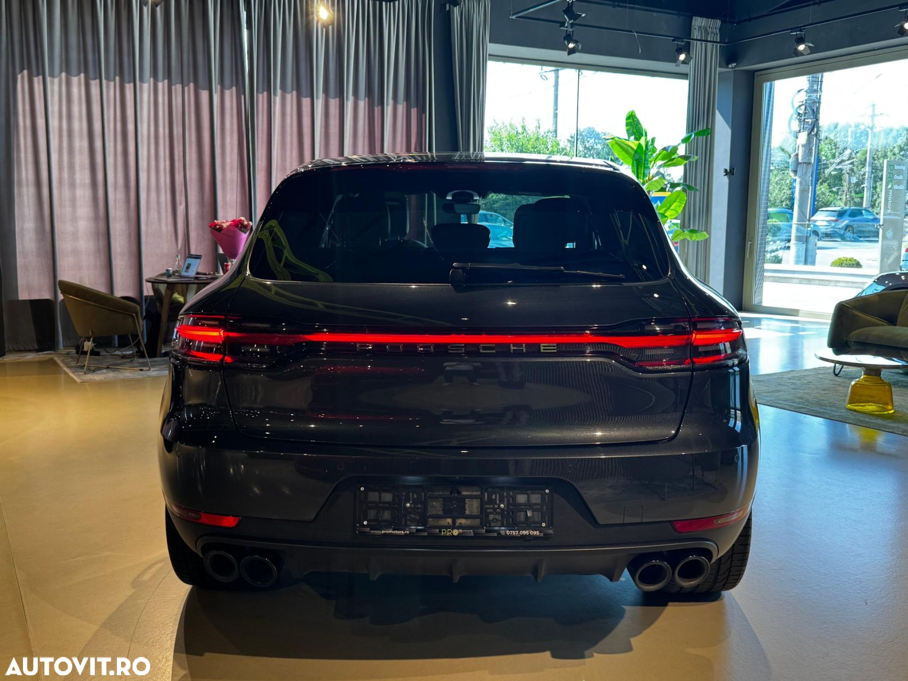 Porsche Macan - 4