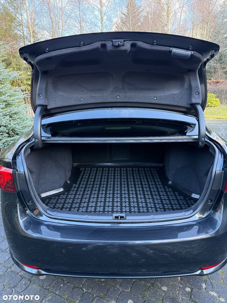 Toyota Avensis 2.0 D-4D Premium - 9