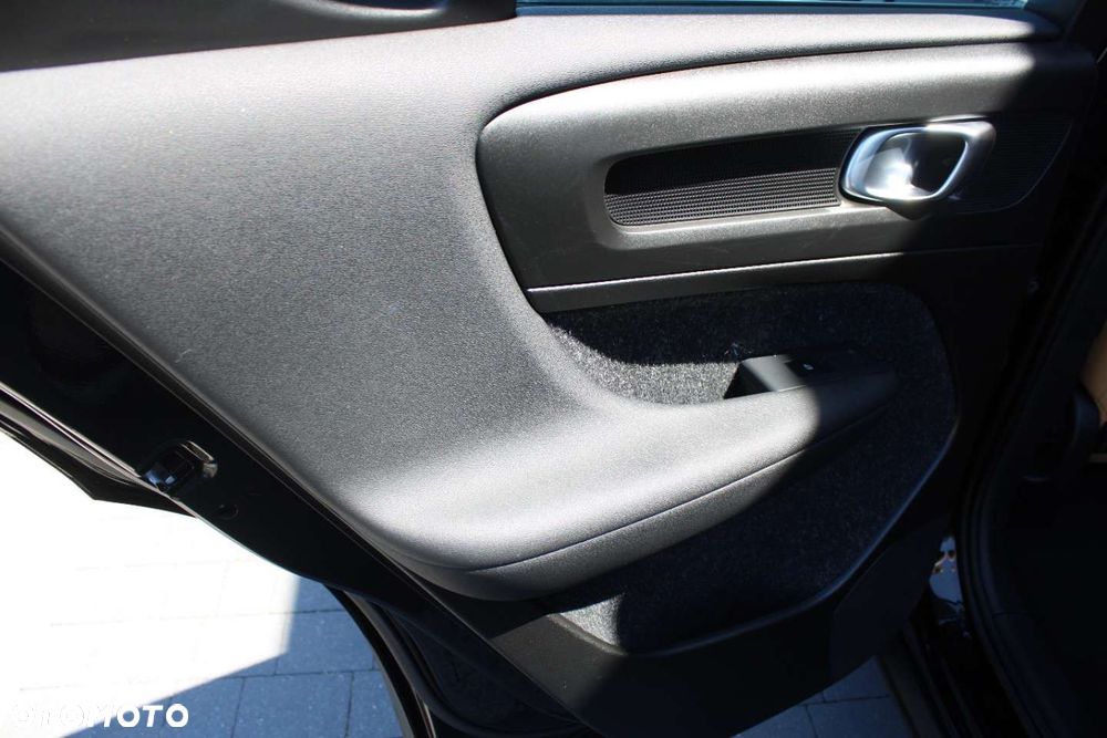 Volvo XC 40 - 23