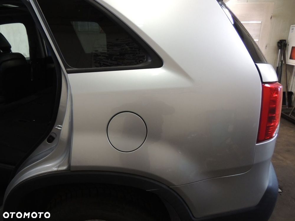Ćwiartka nadwozia lewy tył KIA Sorento II '10 4WD - 1