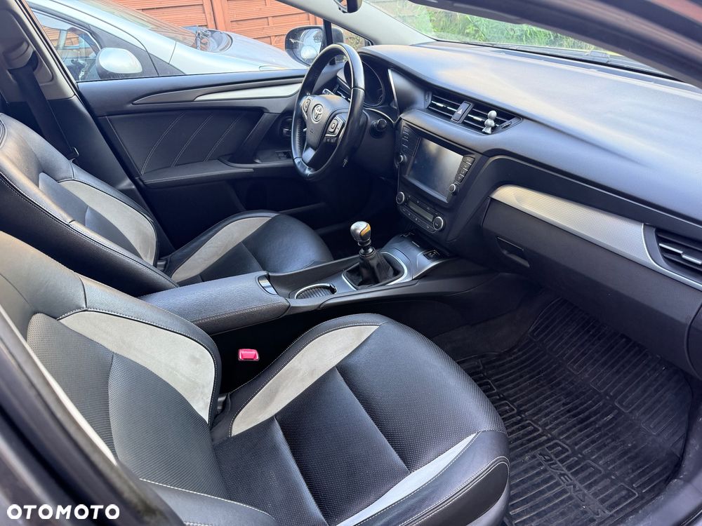 Toyota Avensis 2.0 D-4D Premium - 5