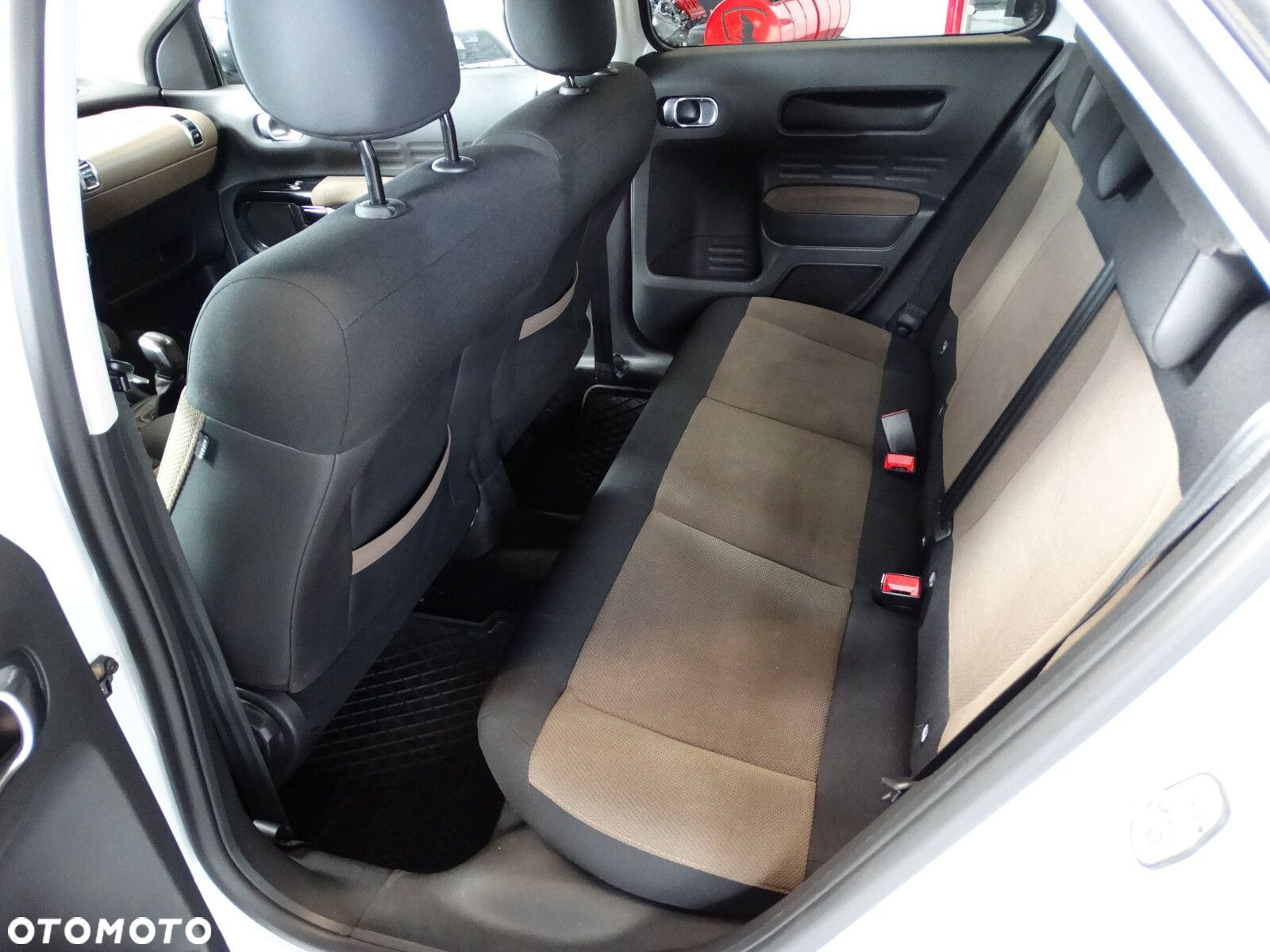 Citroën C4 Cactus - 16