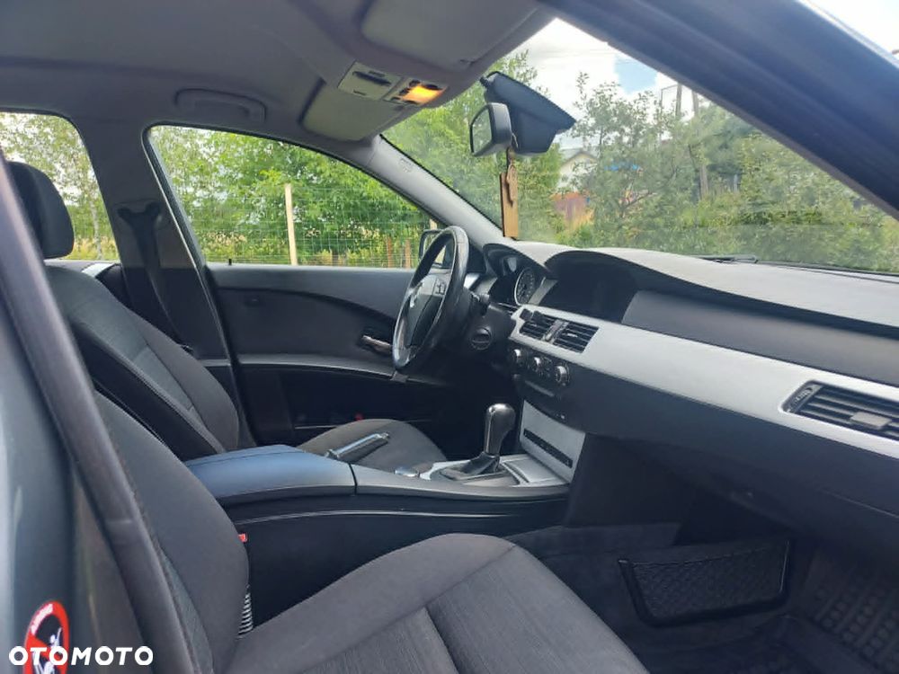 BMW Seria 5 525i - 11