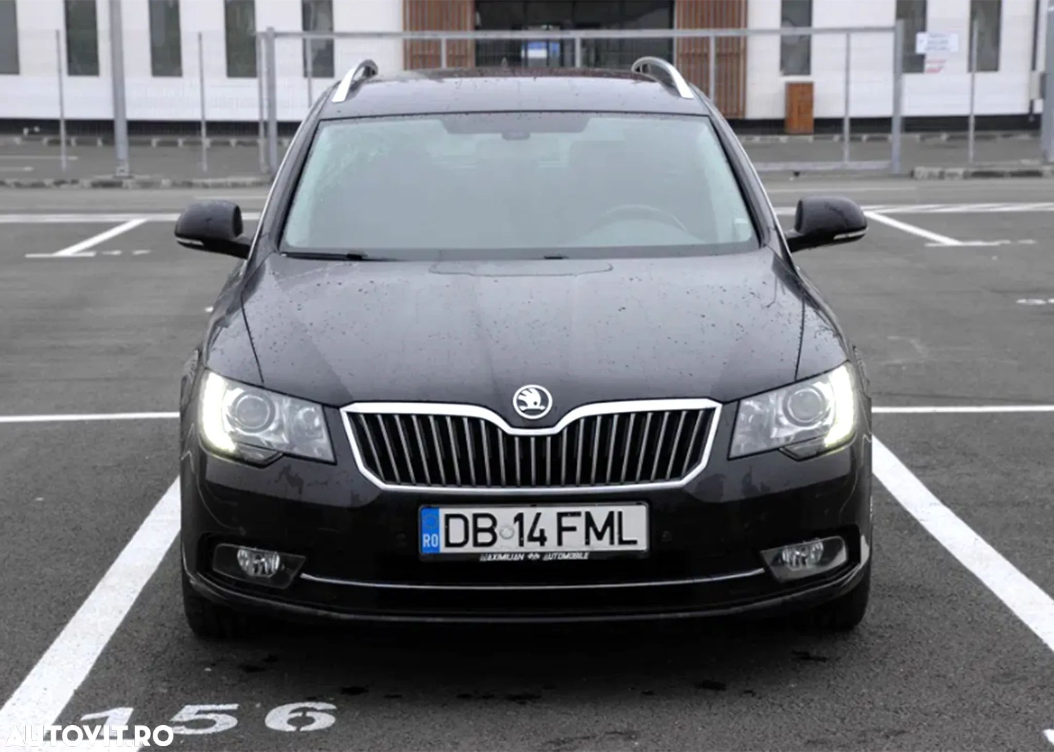 Skoda Superb Combi 2.0 TDI Ambition - 2