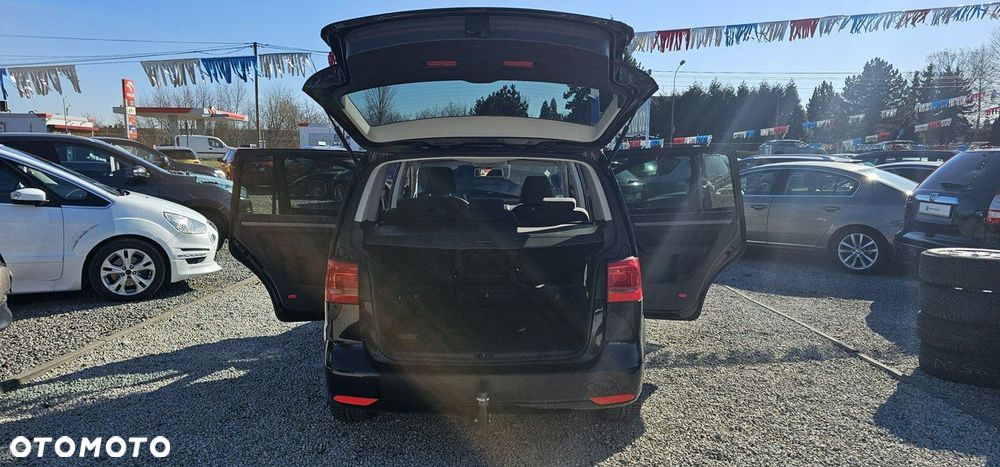 Volkswagen Touran - 26