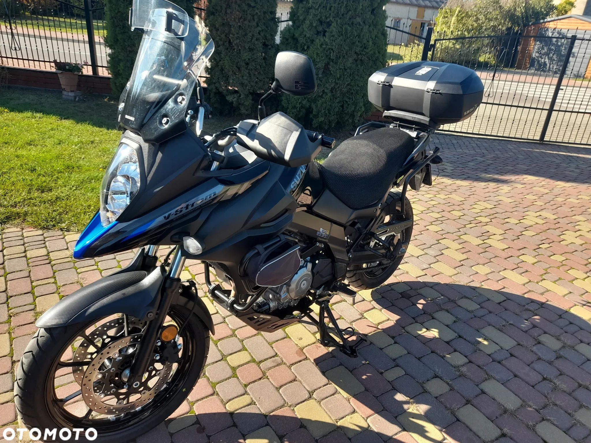Suzuki V-STROM - 1
