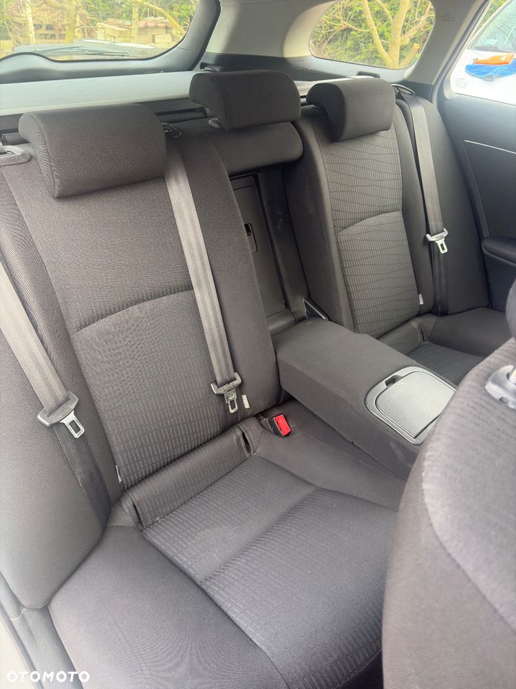 Toyota Avensis - 19