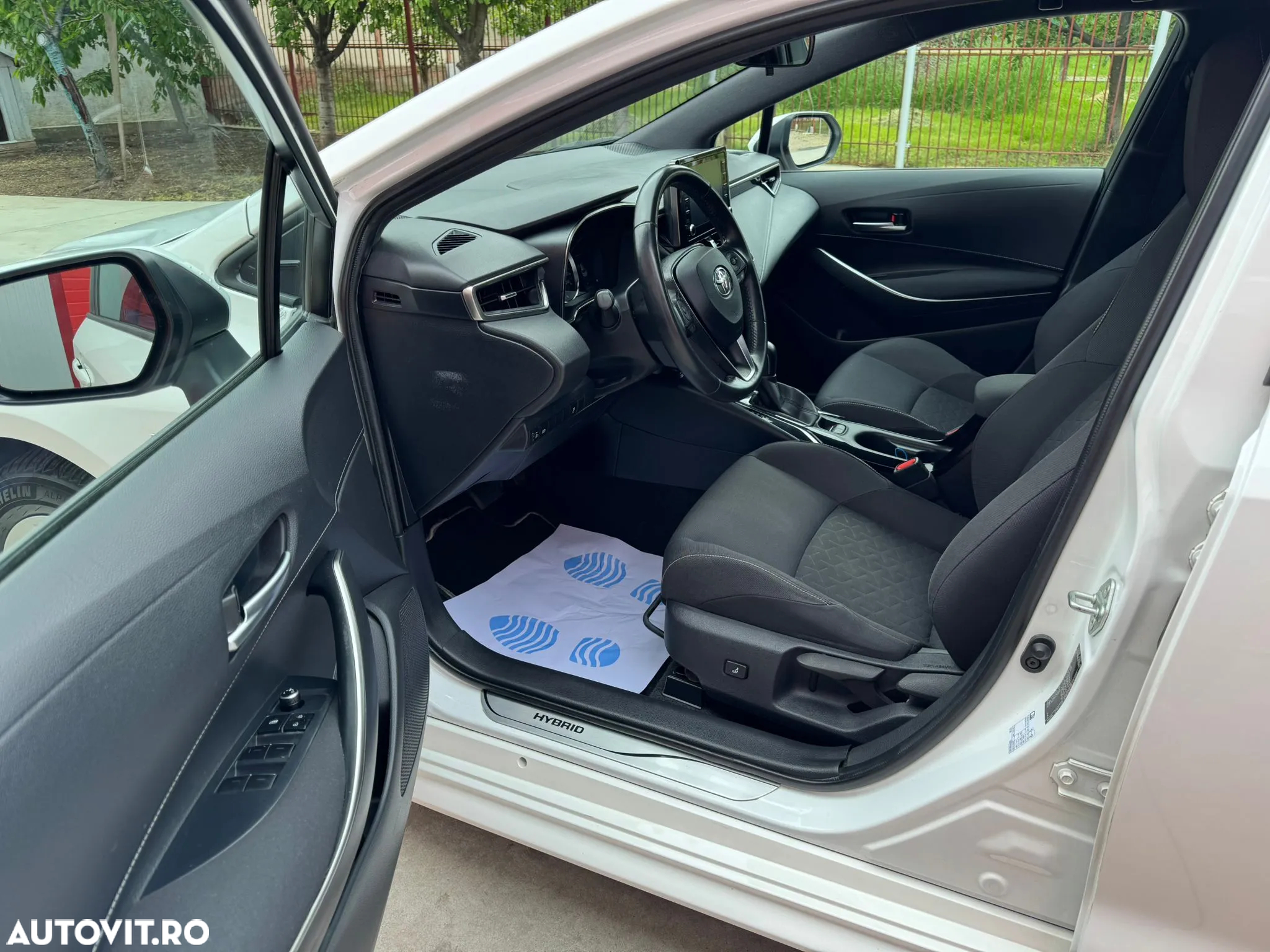 Toyota Corolla 1.8 HSD Business - 22