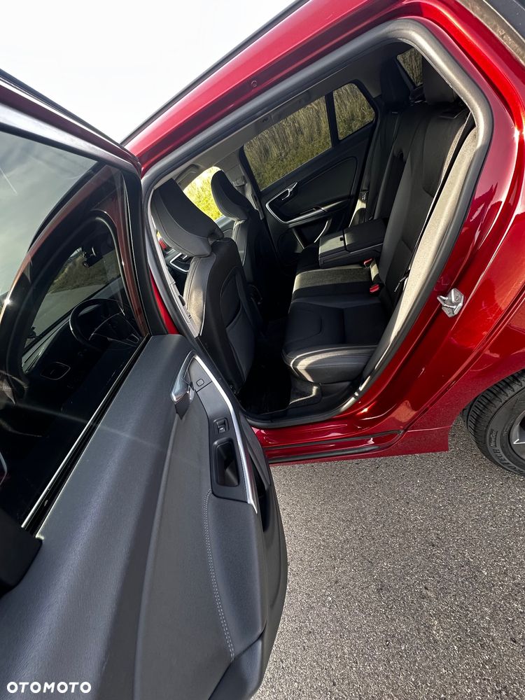 Volvo V60 D4 Drive-E Momentum - 10