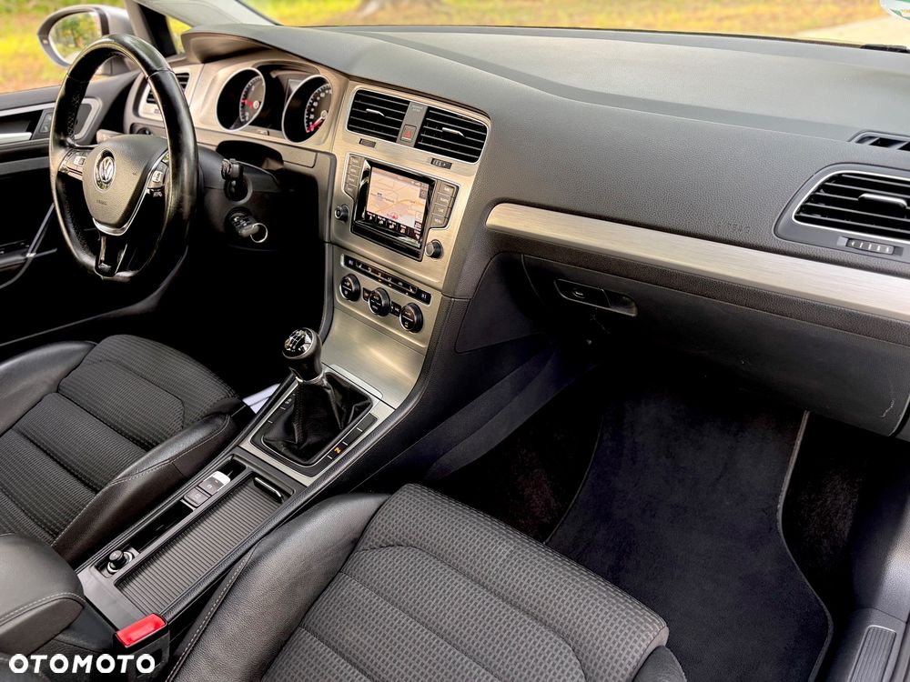 Volkswagen Golf 2.0 BlueTDI Comfortline - 9