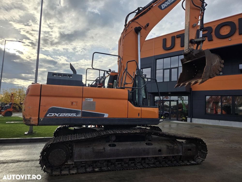 Doosan DX255, 25,5 tone, 2021, 9.340h, Cupa 1,55mc, adanc sapare 6,5m, inst picon pe brate, lant 70% ok, camera spate si lateral dreapta, posibilitate leasing 4 ani-PROMOTIE 50.900 EUR+Tva - 5