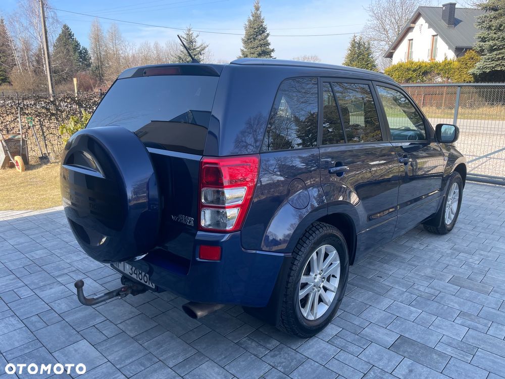 Suzuki Grand Vitara 2.0 Comfort Limited - 24