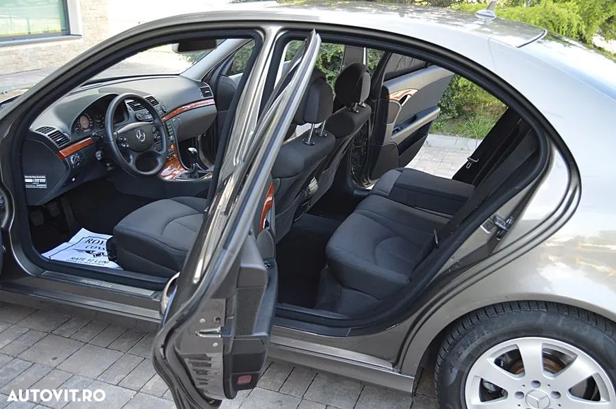 Mercedes-Benz E - 8