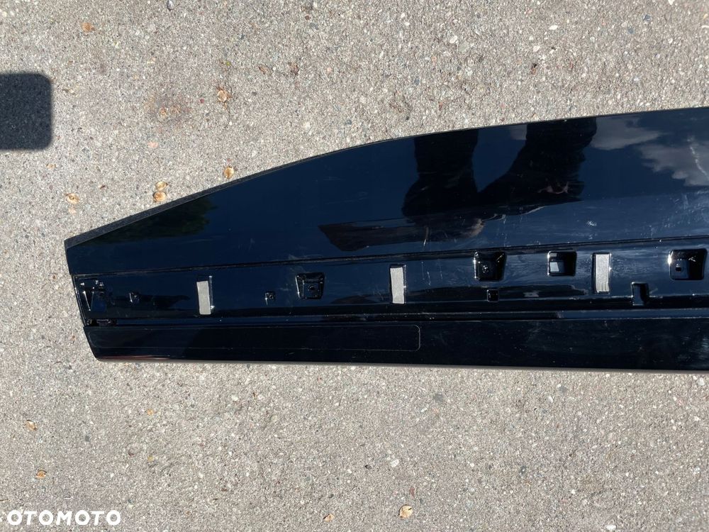 listwa na drzwi lewe przód kia sportage v 5 87723-r2300 - 2