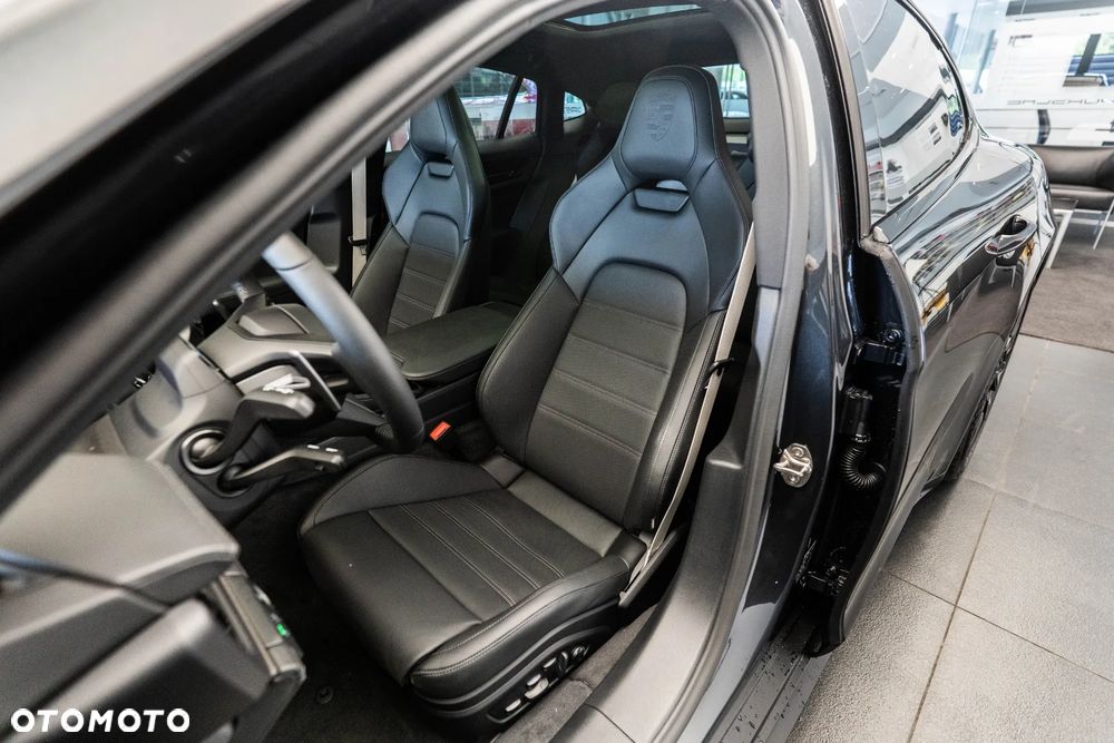 Porsche Panamera 4 E-Hybrid PHEV - 10