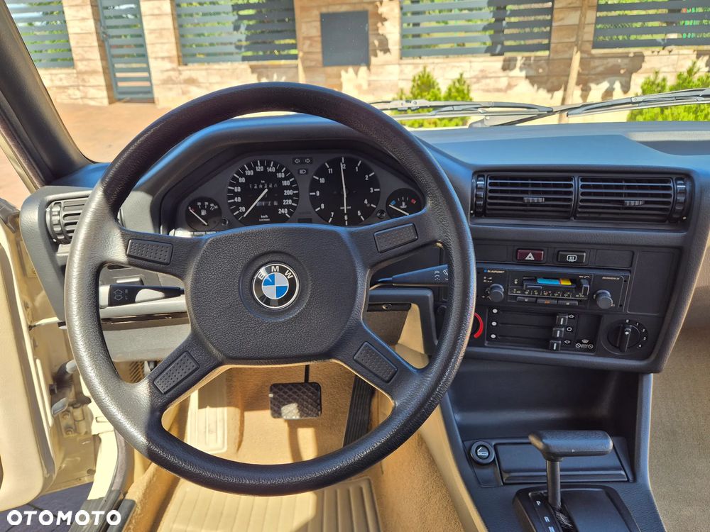 BMW Seria 3 - 12
