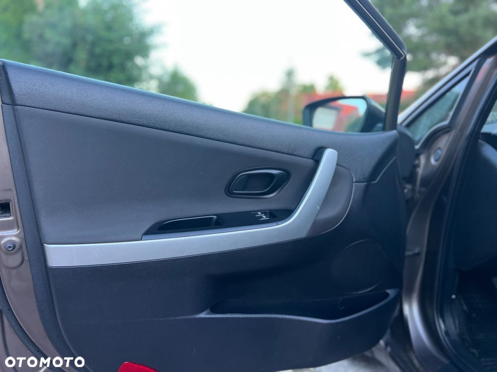 Kia Ceed 1.6 GDI Spirit - 27