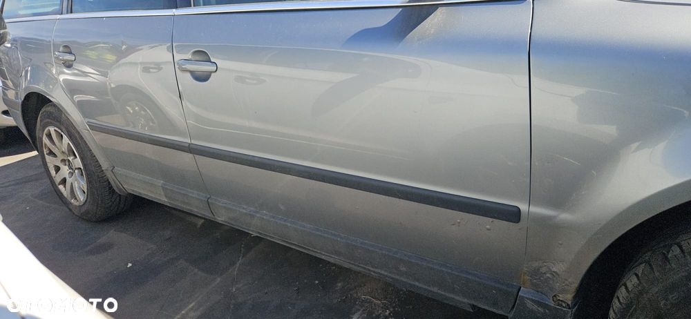 VW PASSAT B5 LIFT 00-03 1.9 TDI AWX - BLOTNIK PRZÓD PRAWY PRZEDNI - 12