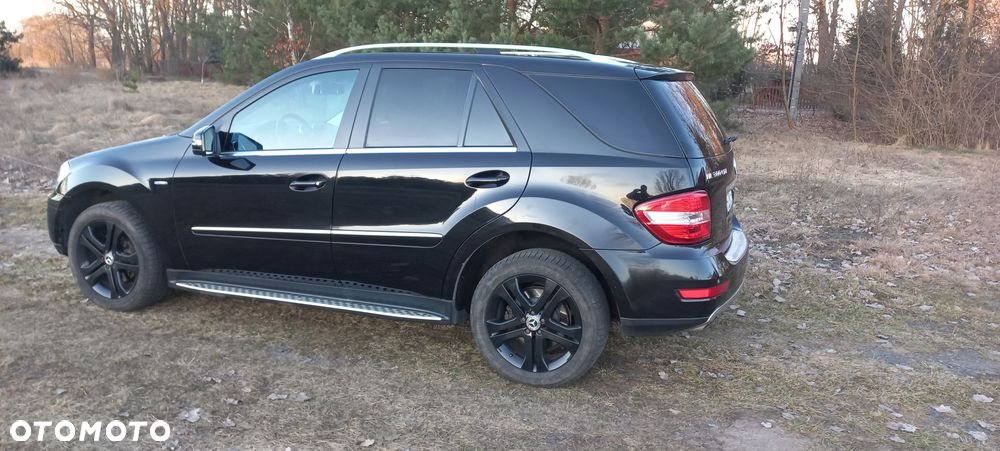 Mercedes-Benz ML 300 CDI BlueEff 4-Matic - 2
