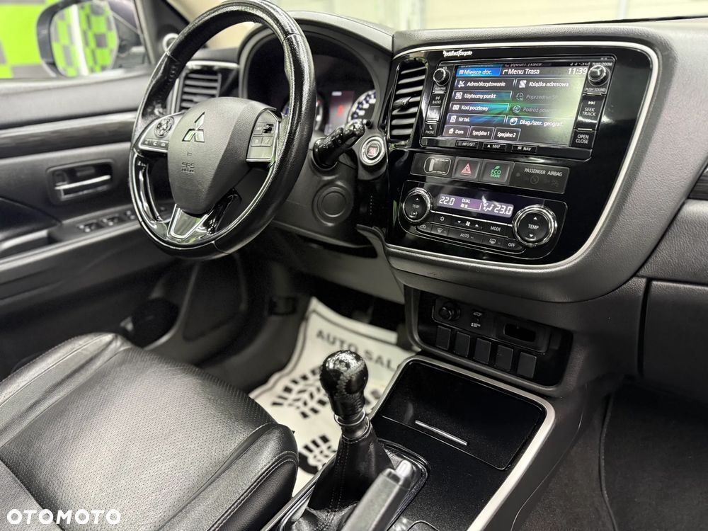 Mitsubishi Outlander 2.2 DI-D 4WD Intense - 33