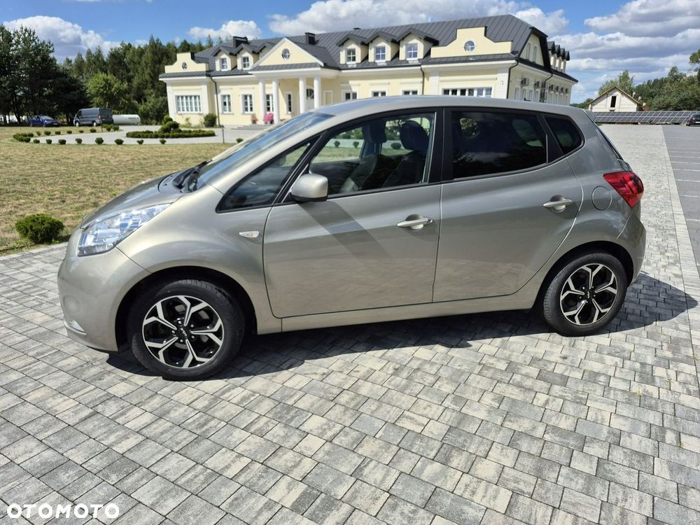 Kia Venga - 15