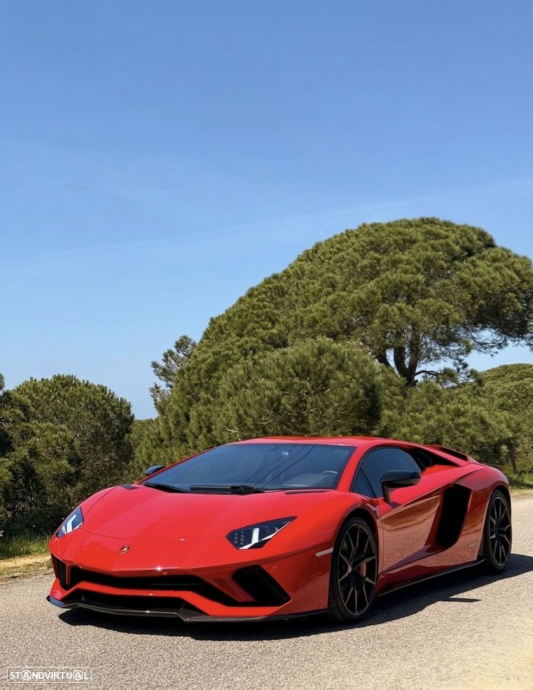 Lamborghini Aventador 6.5 V12 LP740-4 S - 3