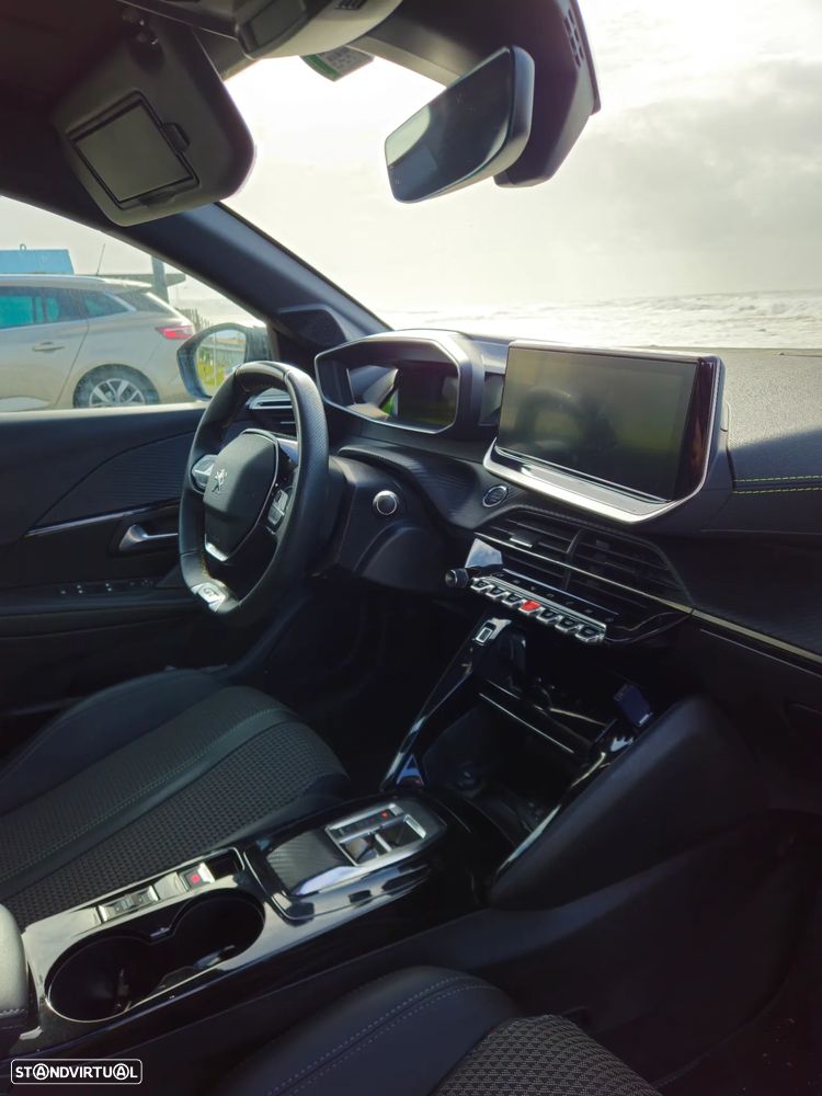 Peugeot e-208 50 kWh GT - 10