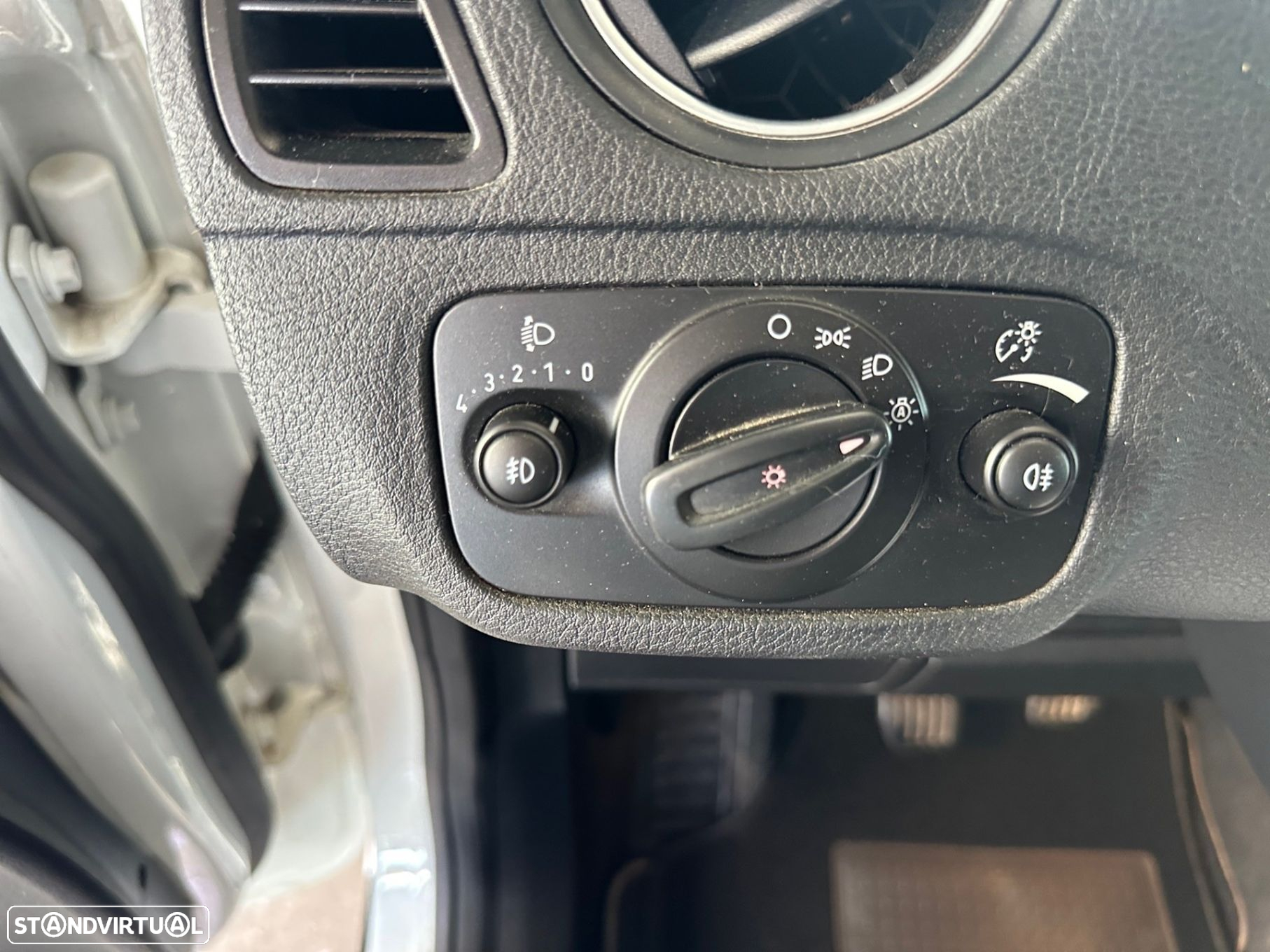Ford S-Max - 12