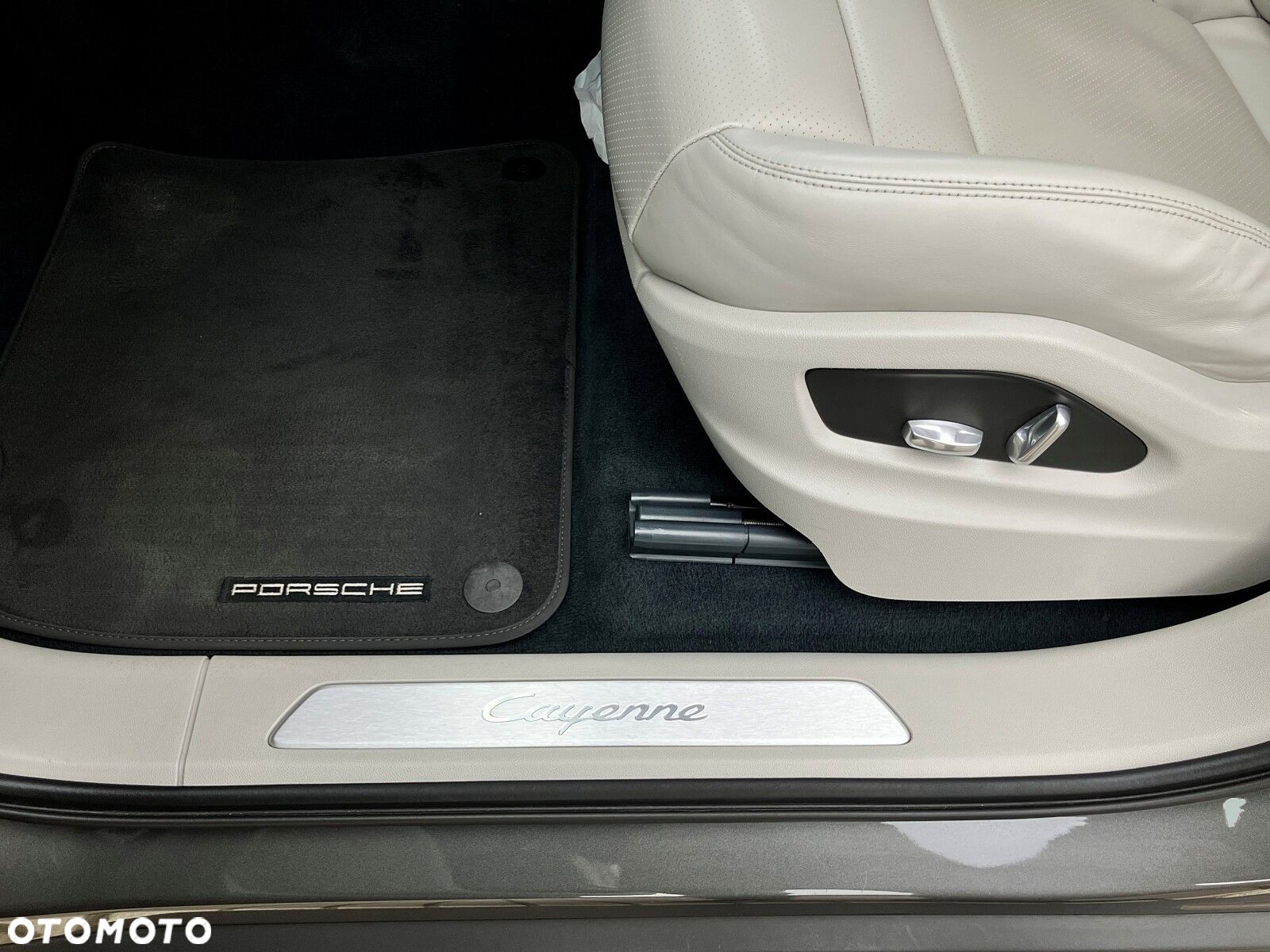 Porsche Cayenne - 20
