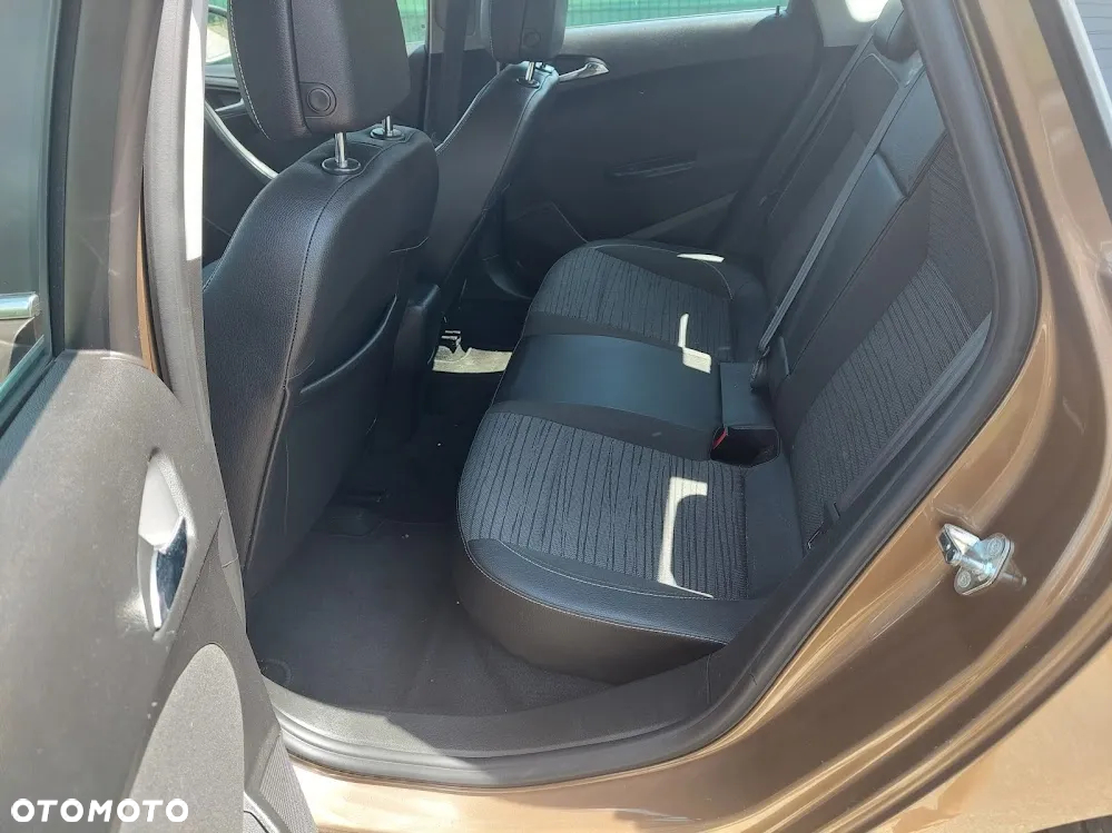 Opel Astra IV 1.4 T Executive - 12