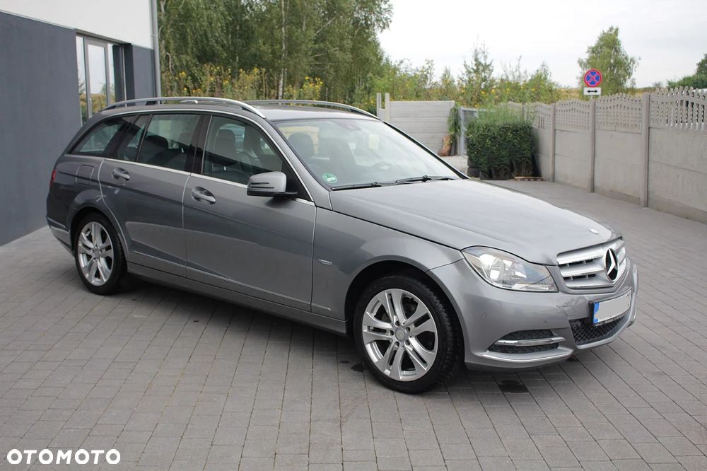 Mercedes-Benz Klasa C 180 CGI Automatik BlueEFFICIENCY Avantgarde - 4