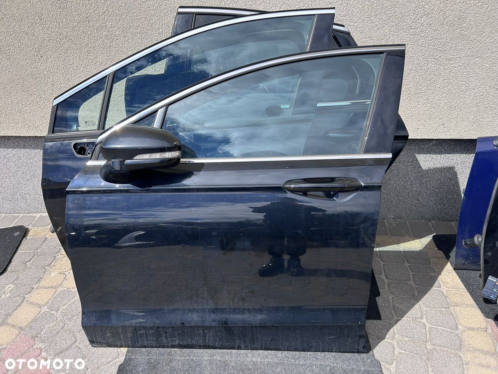 Drzwi przód lewy Ford Mondeo Mk5 - 1