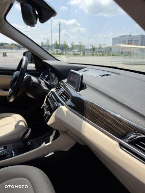 BMW X1 sDrive18i xLine - 8