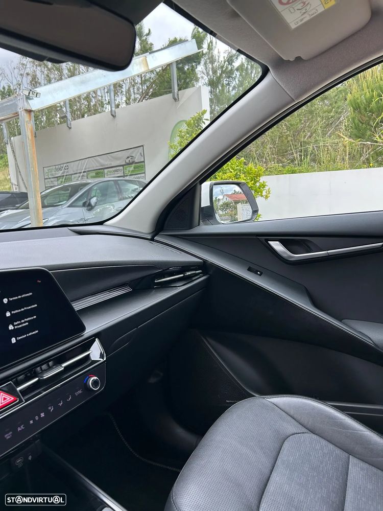 Kia Niro EV 64kWh Tech - 12