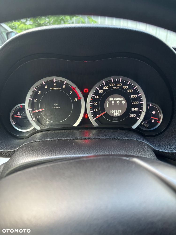 Honda Accord 2.0 Executive Nav - 17