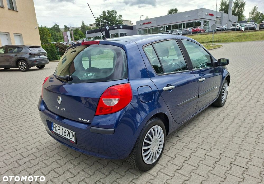 Renault Clio - 7