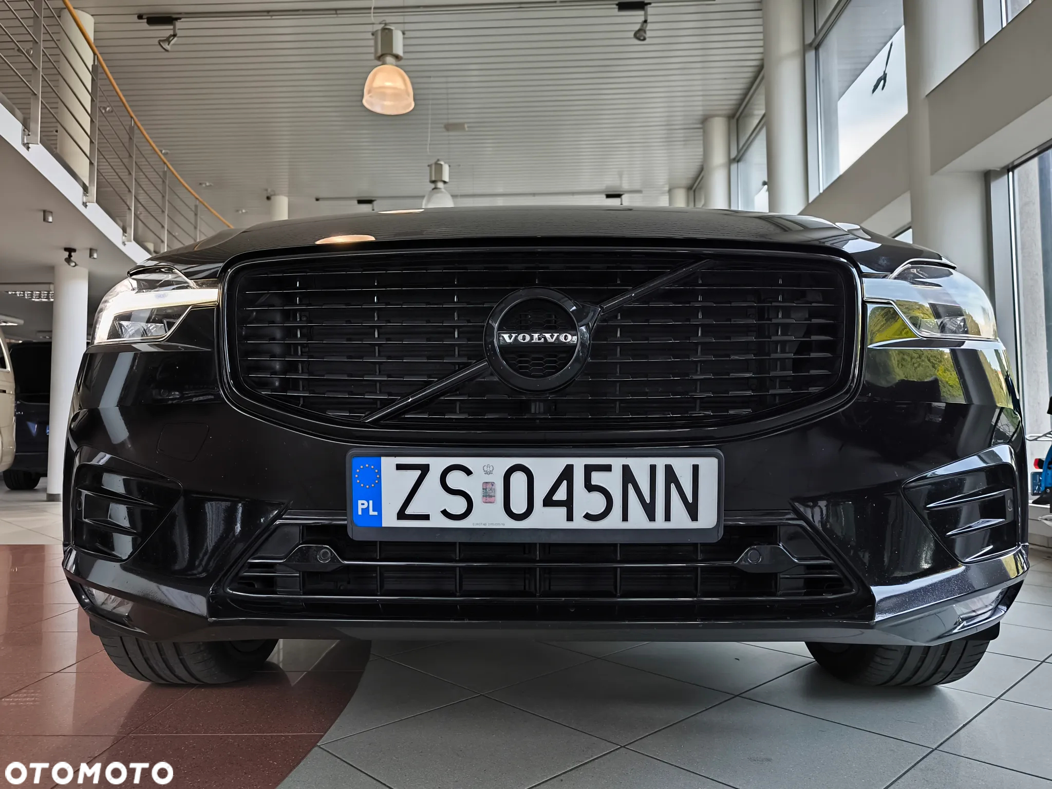 Volvo XC 60 D5 AWD R-Design - 35