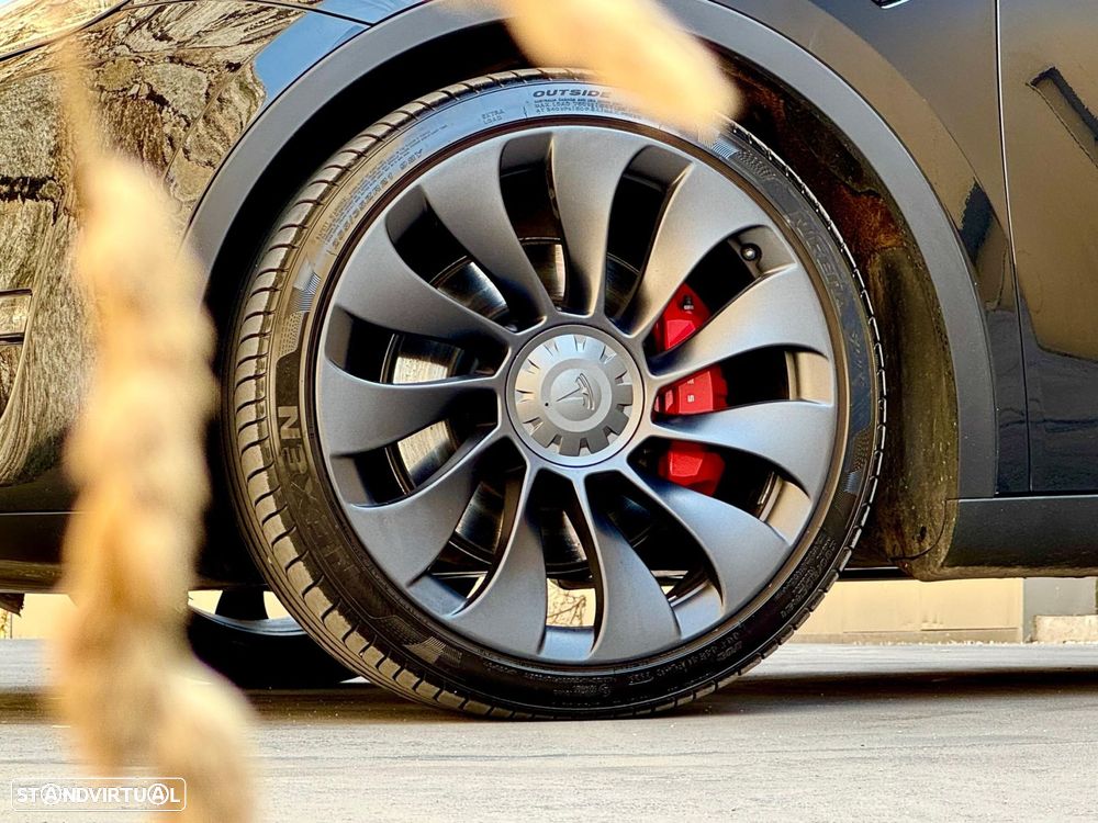 Tesla Model Y Performance Dual Motor AWD - 26