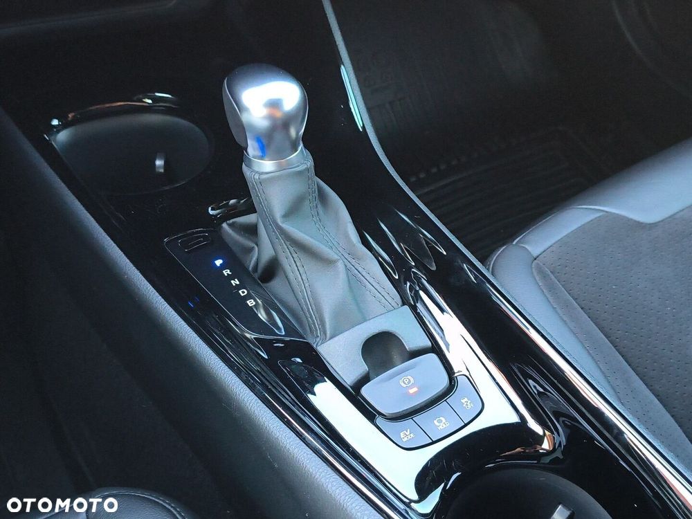 Toyota C-HR 1.8 Hybrid GPF Selection - 17