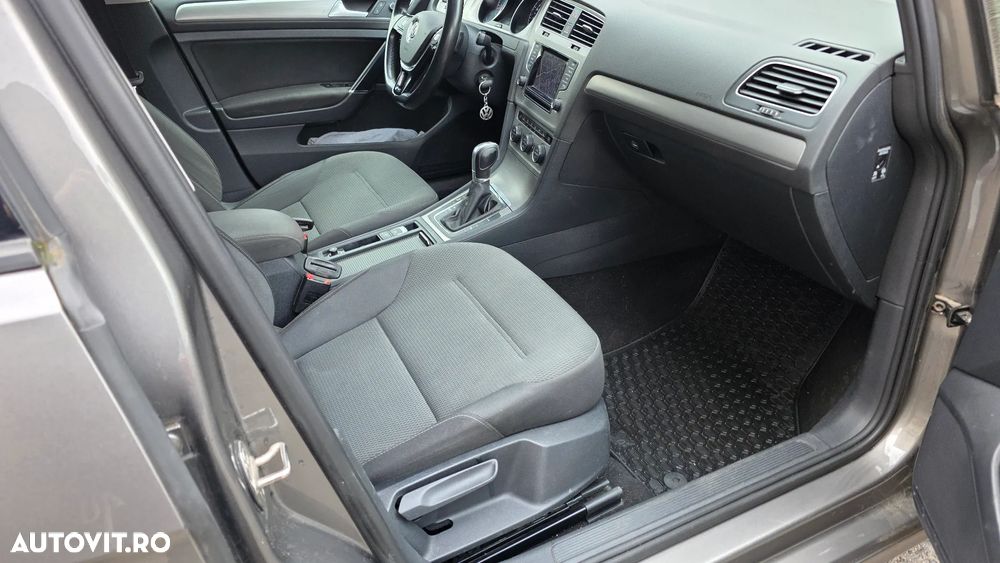 Volkswagen Golf 1.6 TDI BlueMotion Technology DSG Comfortline - 16