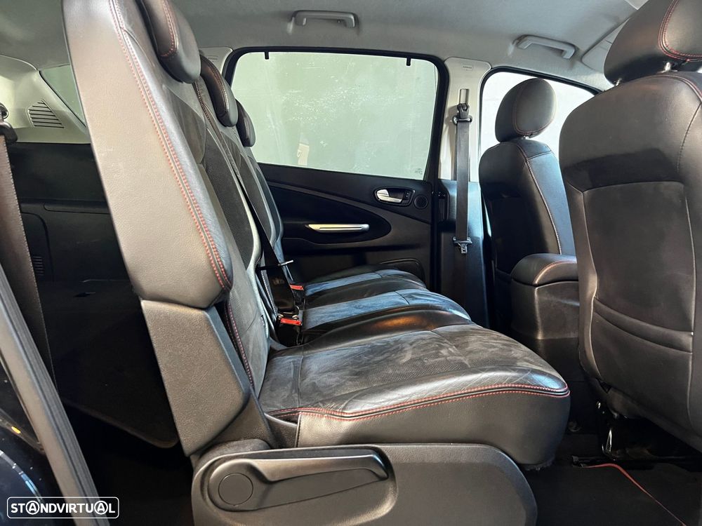 Ford S-Max 2.2 TDCi Titanium 7L - 17