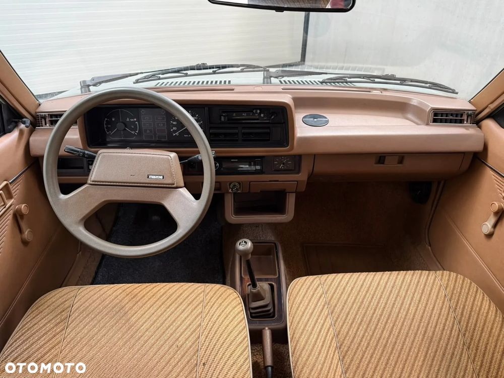 Mazda 323 1.1 LX - 8