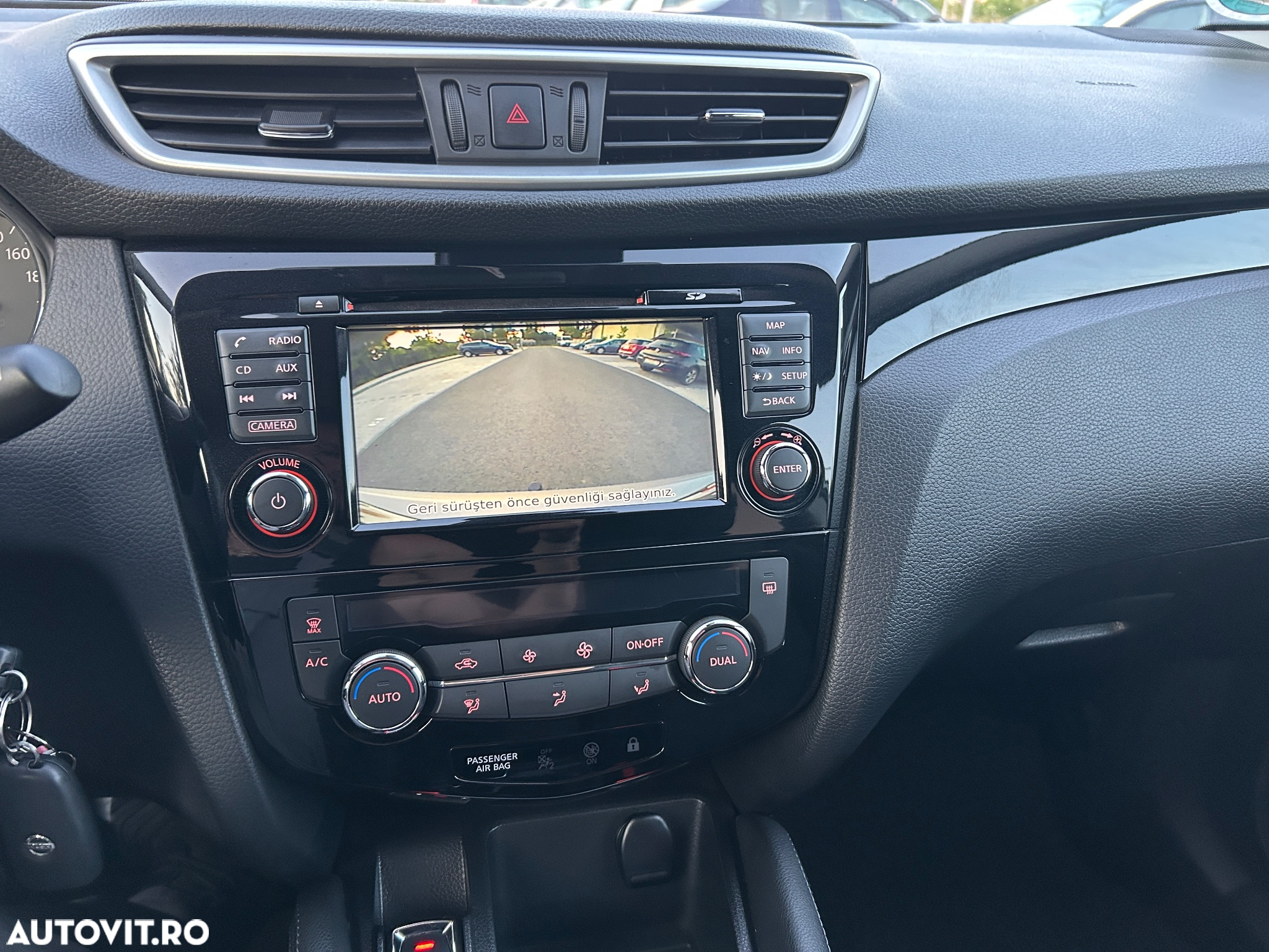 Nissan Qashqai 1.5 DCI Start/Stop N-Connecta - 14