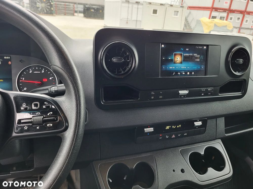 Mercedes-Benz Sprinter - 11