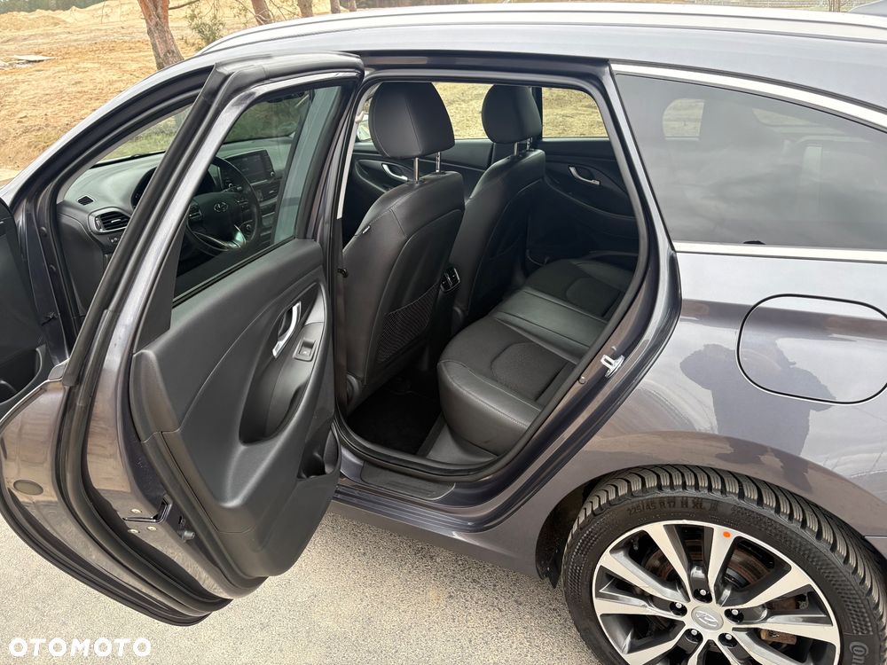 Hyundai i30 1.6 CRDI Premium DCT - 24