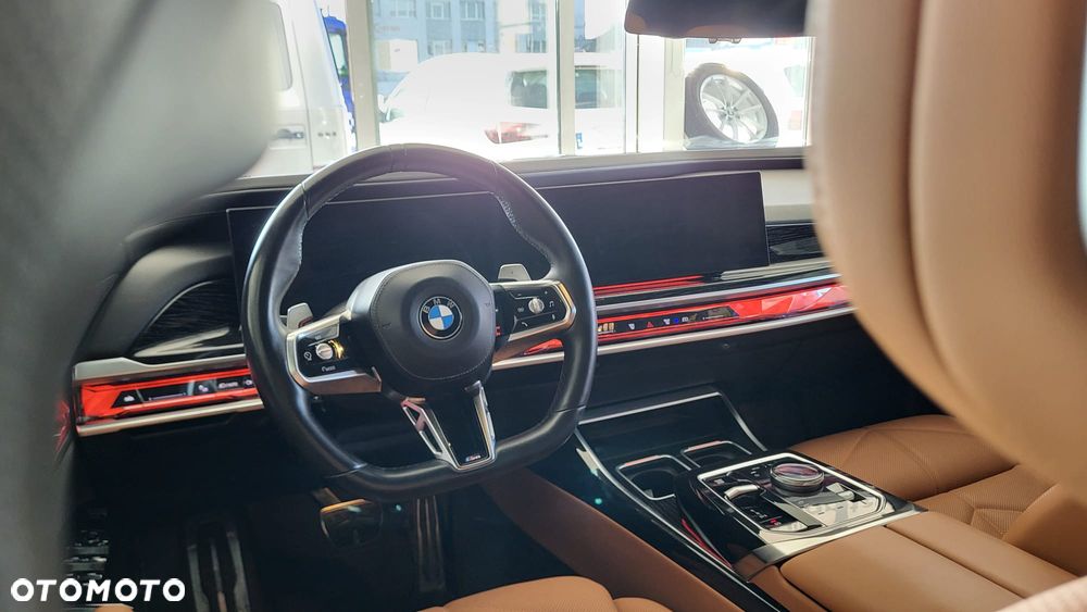 BMW Seria 7 - 18